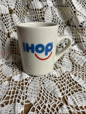IHOP Coffee Cup Smiling International House of Pancakes Restaurant Tuxton New